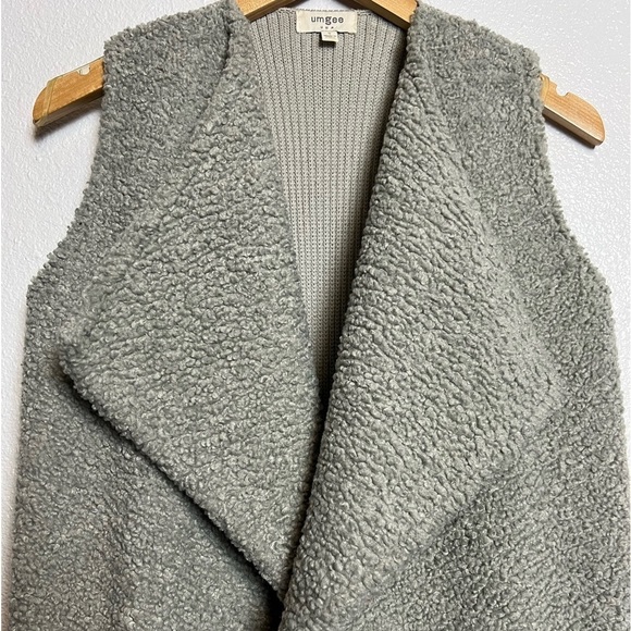 Umgee Sherpa Asymmetrical Vest Sleeveless Gray Size Small - Picture 4 of 7
